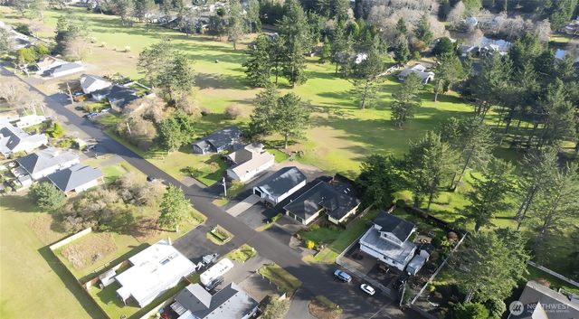 262 Octopus Avenue NE, Ocean Shores, WA 98569