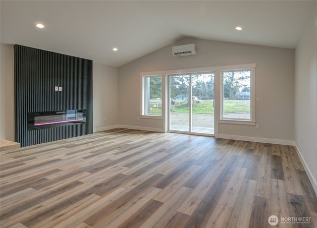 262 Octopus Avenue NE, Ocean Shores, WA 98569