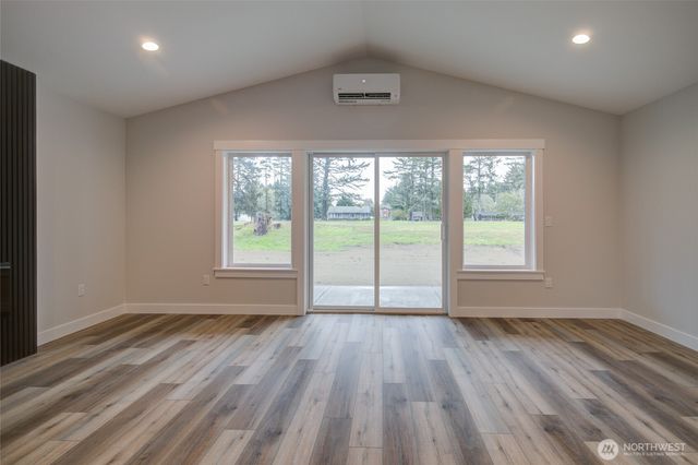 262 Octopus Avenue NE, Ocean Shores, WA 98569