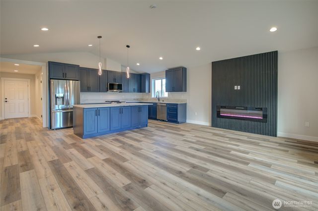 262 Octopus Avenue NE, Ocean Shores, WA 98569