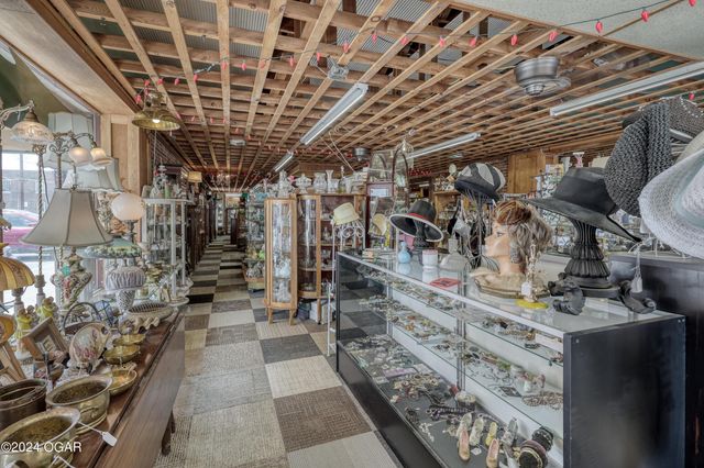 1041 Military Avenue, Baxter Springs, KS 66713