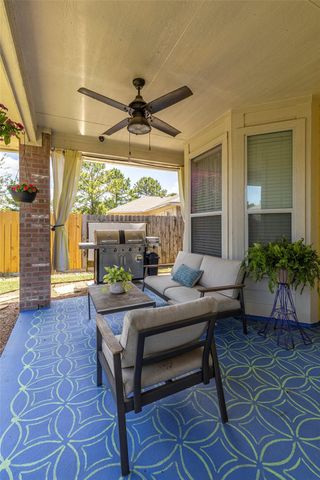 7006 Durango Creek Drive, Magnolia, TX 77354