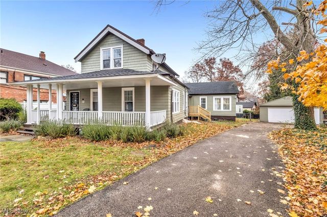 2751 Noble Road, Cleveland Heights, OH 44121