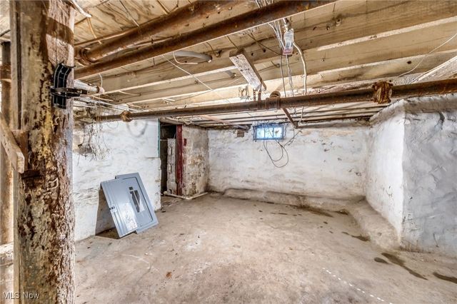 2751 Noble Road, Cleveland Heights, OH 44121