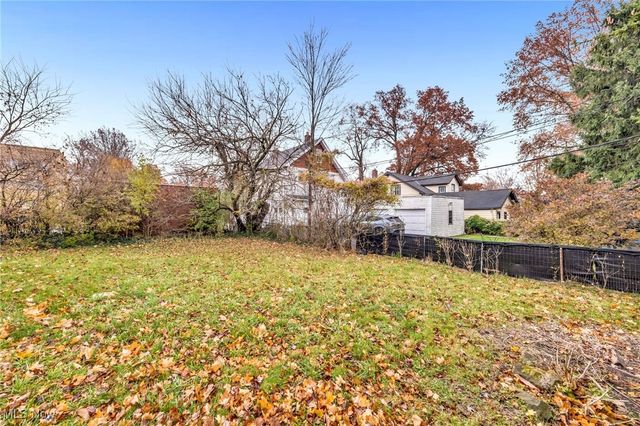 2751 Noble Road, Cleveland Heights, OH 44121