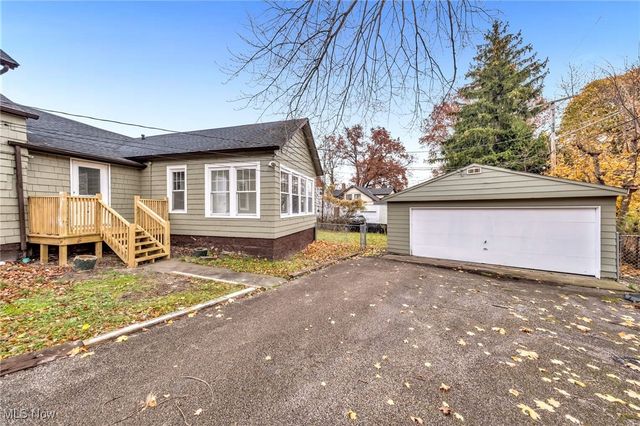 2751 Noble Road, Cleveland Heights, OH 44121