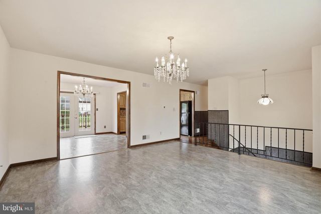 3218 CAROLINE DR, East Petersburg, PA 17520