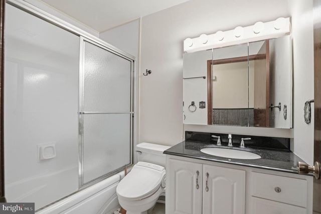 3218 CAROLINE DR, East Petersburg, PA 17520