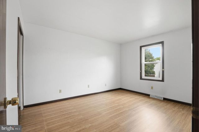3218 CAROLINE DR, East Petersburg, PA 17520