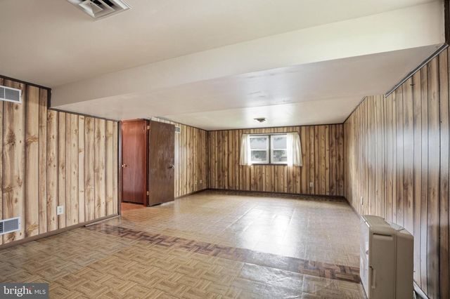 3218 CAROLINE DR, East Petersburg, PA 17520