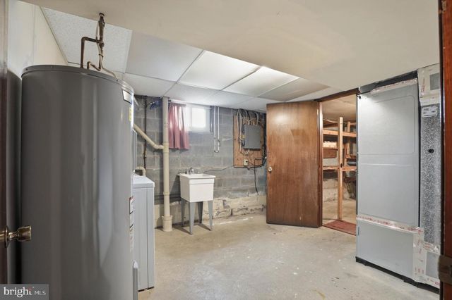 3218 CAROLINE DR, East Petersburg, PA 17520
