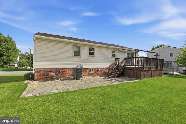 3218 CAROLINE DR, East Petersburg, PA 17520