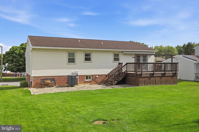 3218 CAROLINE DR, East Petersburg, PA 17520