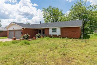 203 Eberle Drive, Moore, OK 73160