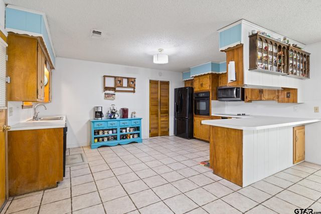 401 Hickory, Mt Pleasant, TX 75455