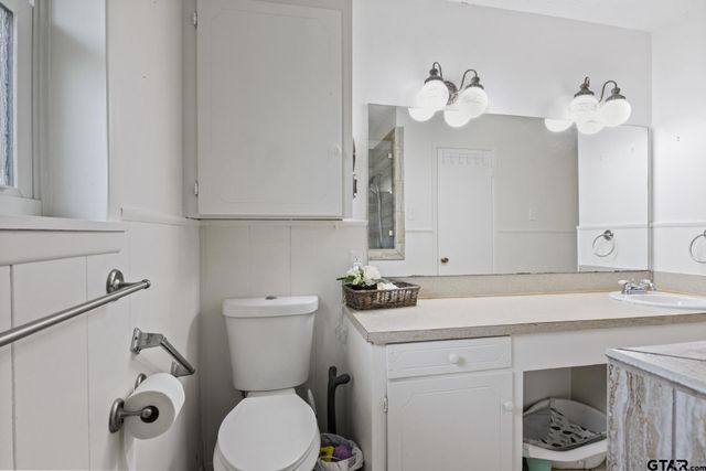 401 Hickory, Mt Pleasant, TX 75455