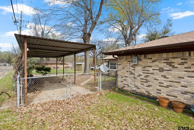 401 Hickory, Mt Pleasant, TX 75455