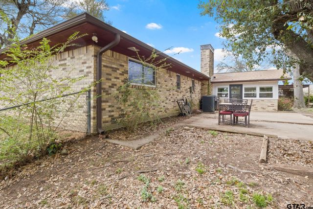 401 Hickory, Mt Pleasant, TX 75455