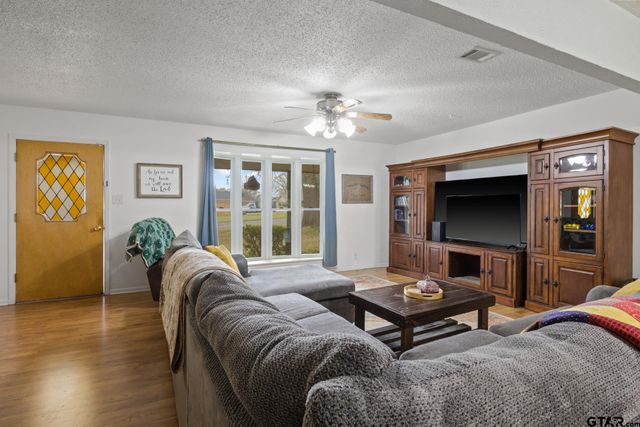 401 Hickory, Mt Pleasant, TX 75455