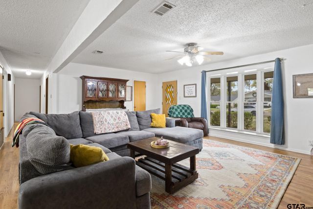 401 Hickory, Mt Pleasant, TX 75455