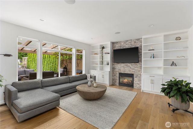 7517 Snowberry Avenue SE, Snoqualmie, WA 98065