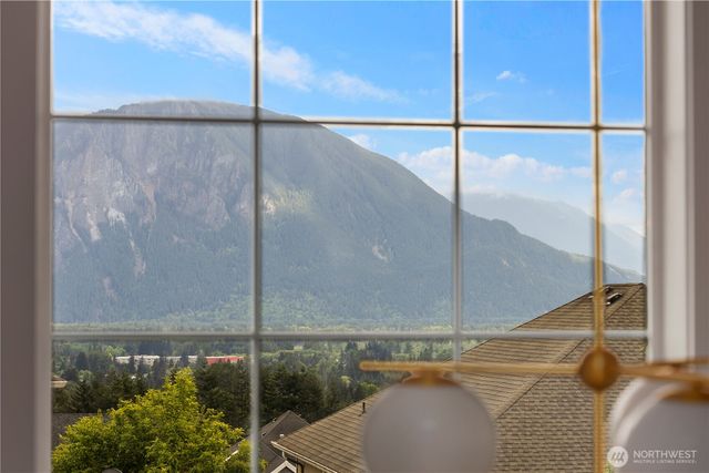 7517 Snowberry Avenue SE, Snoqualmie, WA 98065