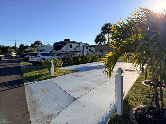 19681 Summerlin 441 RD, Fort Myers, FL 33908