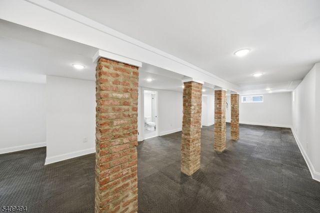 28 Irving St, Montclair Twp., NJ 07042