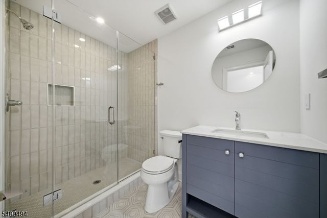 28 Irving St, Montclair Twp., NJ 07042