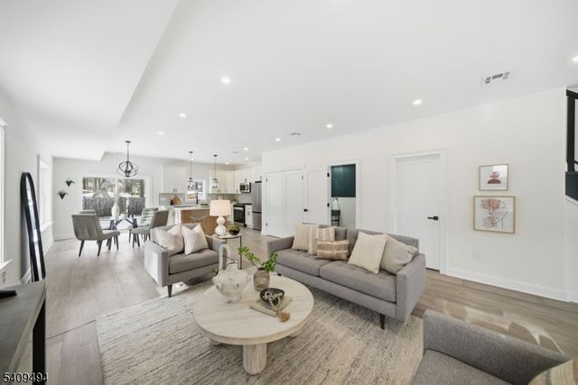 28 Irving St, Montclair Twp., NJ 07042