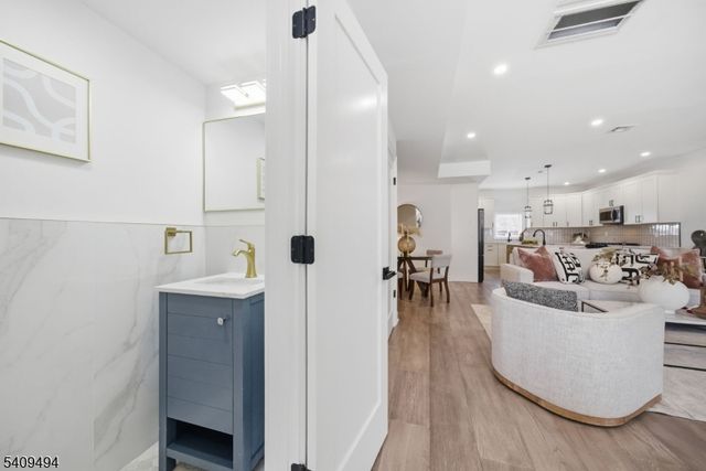 28 Irving St, Montclair Twp., NJ 07042