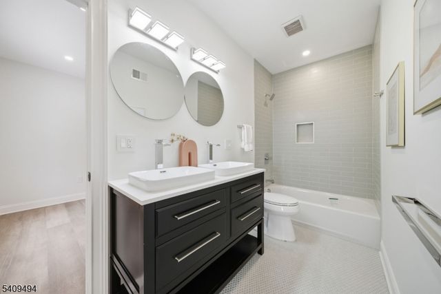 28 Irving St, Montclair Twp., NJ 07042