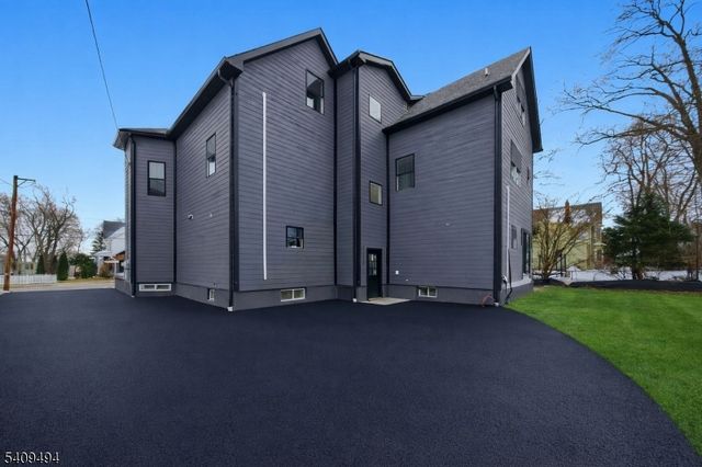 28 Irving St, Montclair Twp., NJ 07042