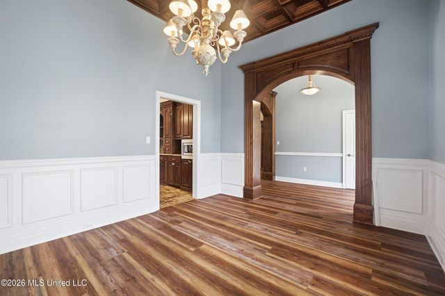 28 W Lake Road, Hattiesburg, MS 39402