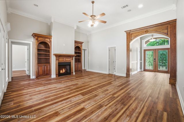 28 W Lake Road, Hattiesburg, MS 39402