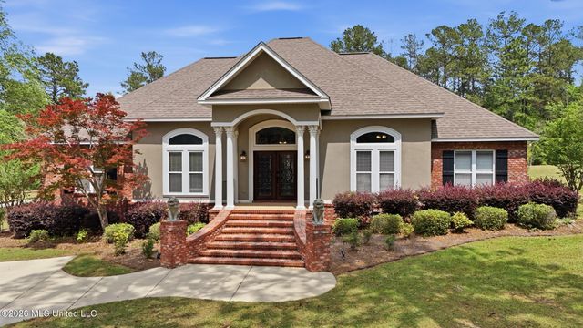 28 W Lake Road, Hattiesburg, MS 39402