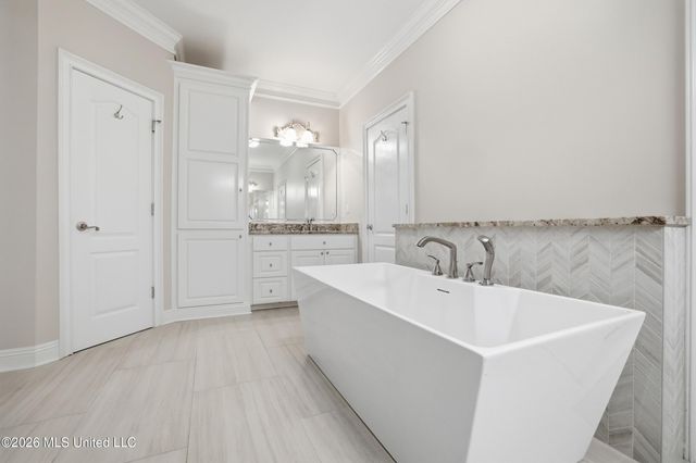 28 W Lake Road, Hattiesburg, MS 39402