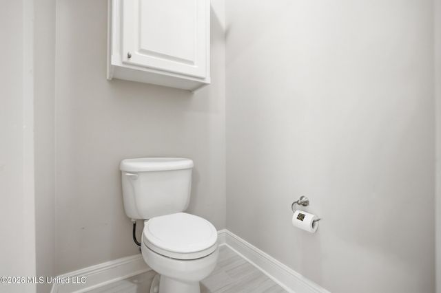 28 W Lake Road, Hattiesburg, MS 39402