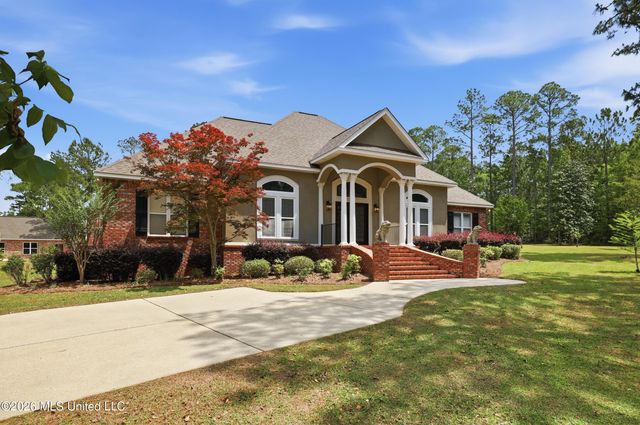 28 W Lake Road, Hattiesburg, MS 39402