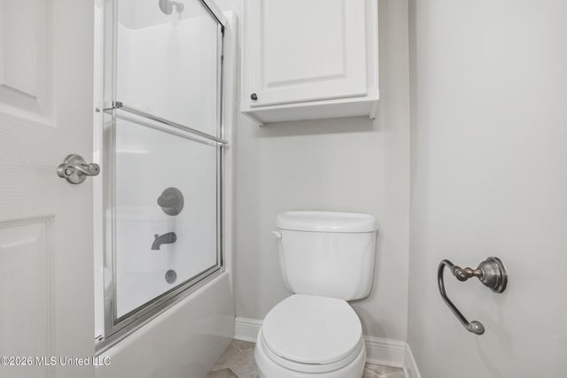 28 W Lake Road, Hattiesburg, MS 39402