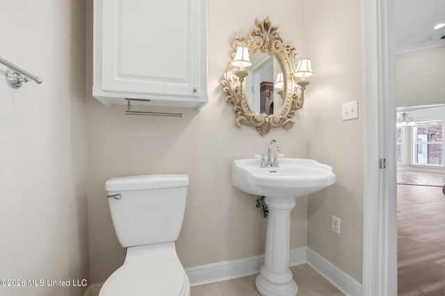 28 W Lake Road, Hattiesburg, MS 39402