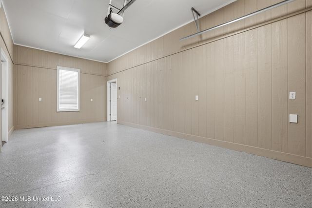 28 W Lake Road, Hattiesburg, MS 39402
