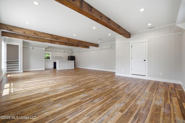 28 W Lake Road, Hattiesburg, MS 39402