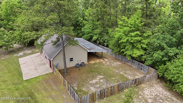 28 W Lake Road, Hattiesburg, MS 39402