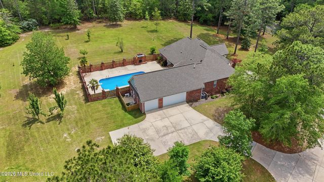 28 W Lake Road, Hattiesburg, MS 39402