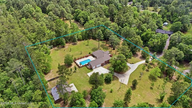 28 W Lake Road, Hattiesburg, MS 39402