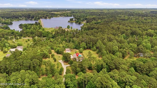 28 W Lake Road, Hattiesburg, MS 39402