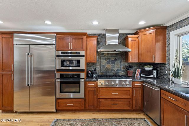 6025 TORREY PINES Drive, El Paso, TX 79912