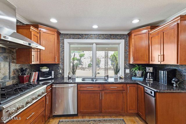 6025 TORREY PINES Drive, El Paso, TX 79912