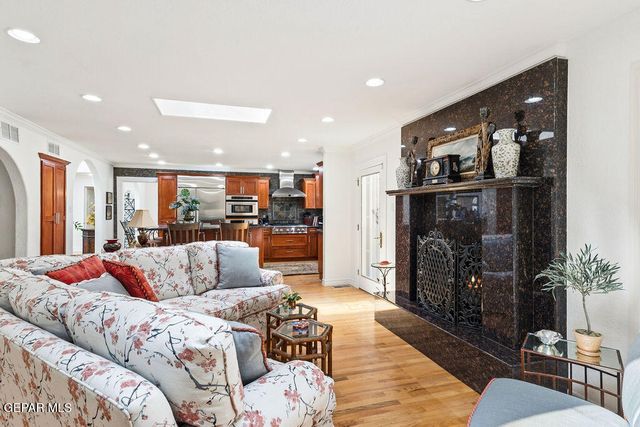 6025 TORREY PINES Drive, El Paso, TX 79912